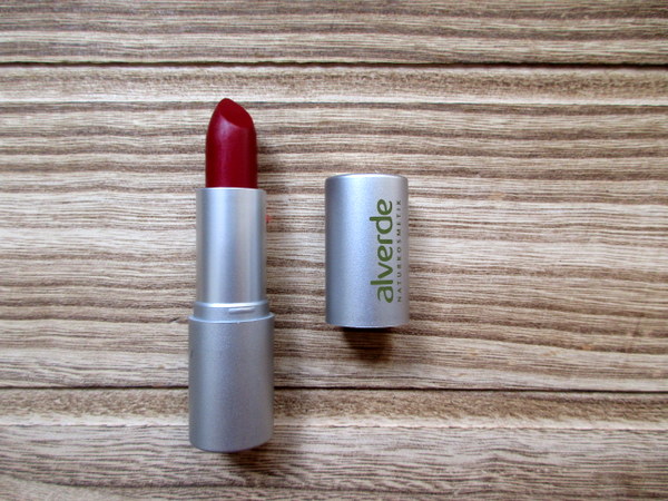 alverde color & care lippenstift 62 cranberry im test