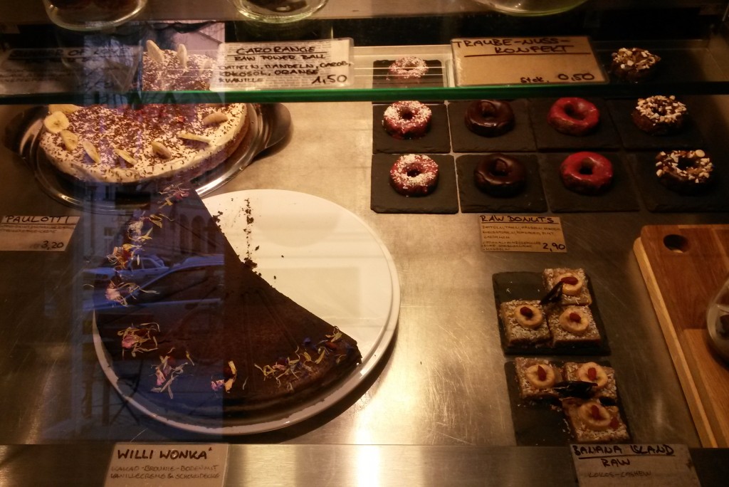 Laauma Berlin | veganer Kuchen | vegane Donuts | raw donuts