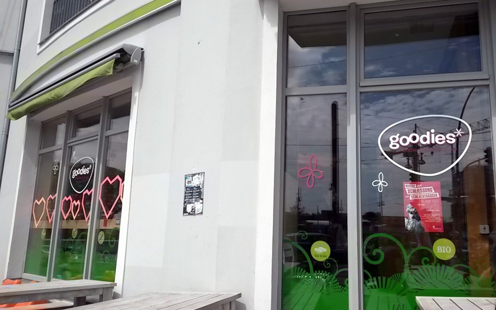 vegan in berlin - goodies warschauer straße